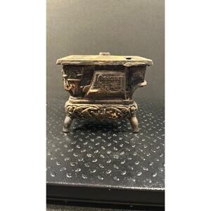 1015. Crescent Cast Iron Stove